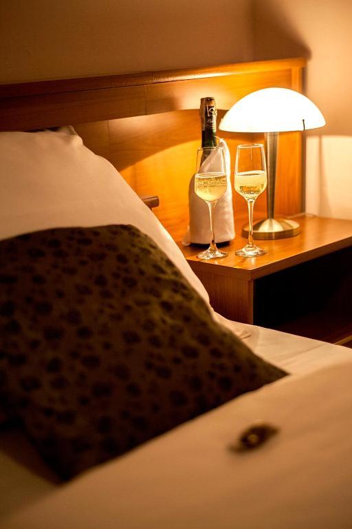 Hotel Wyzsza Brama Centrum Цешин Номер фото