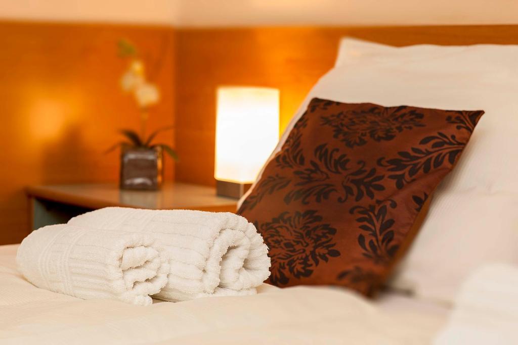Hotel Wyzsza Brama Centrum Цешин Номер фото
