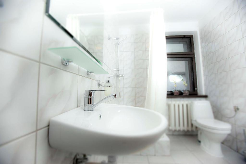 Hotel Wyzsza Brama Centrum Цешин Номер фото