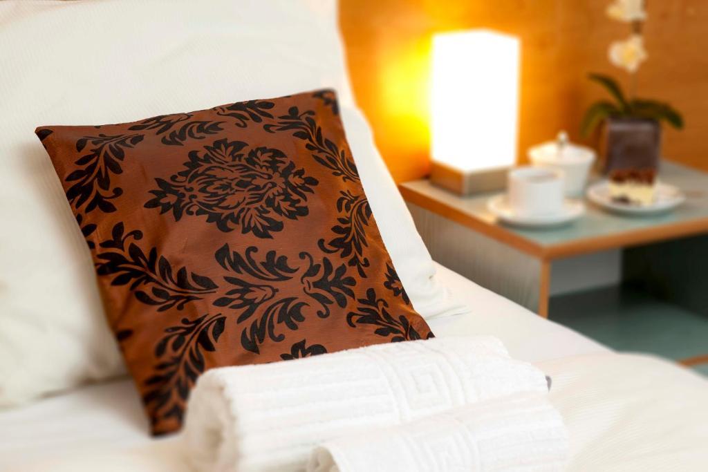 Hotel Wyzsza Brama Centrum Цешин Номер фото