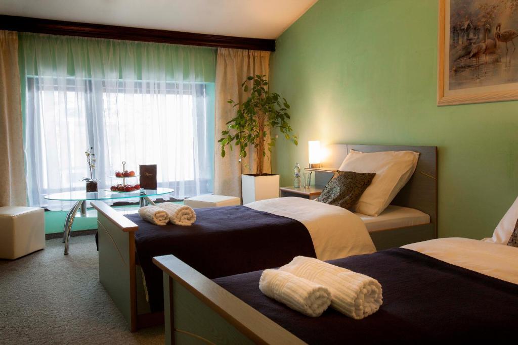 Hotel Wyzsza Brama Centrum Цешин Номер фото